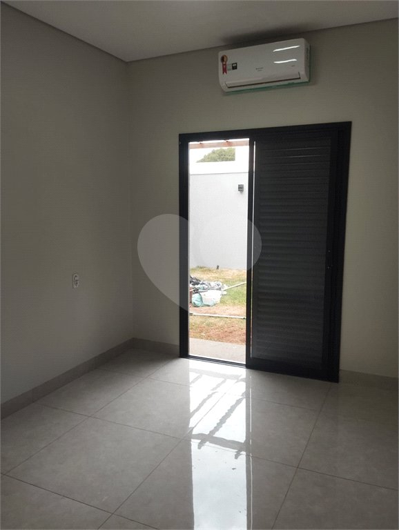 Casa para alugar com 3 quartos, sendo 1 suíte, no condomínio Residencial Reserva do Campo, Araraquara - SP