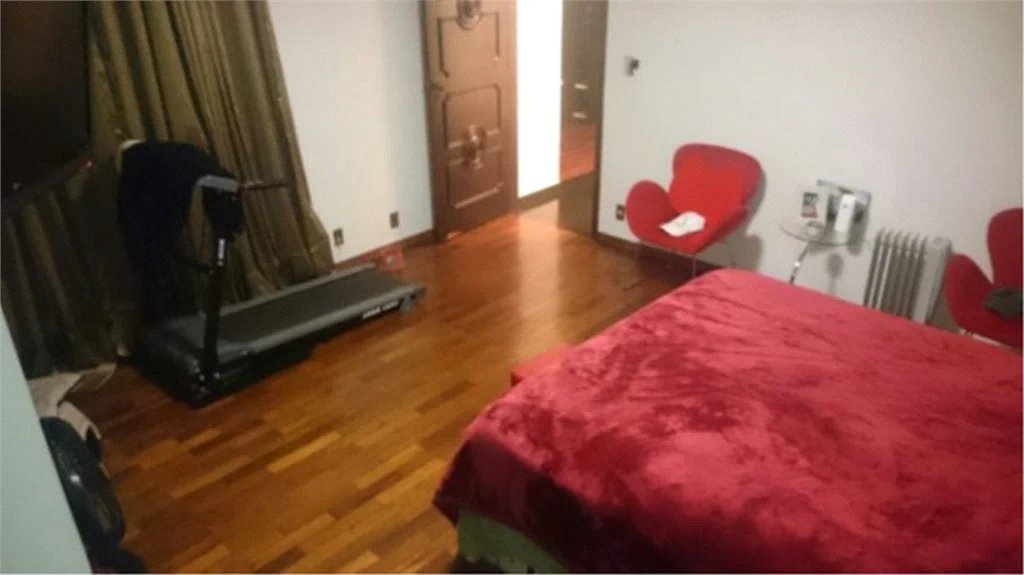 Sobrado à venda com 5 quartos, sendo 2 suítes, em Brooklin Paulista, São Paulo, SP