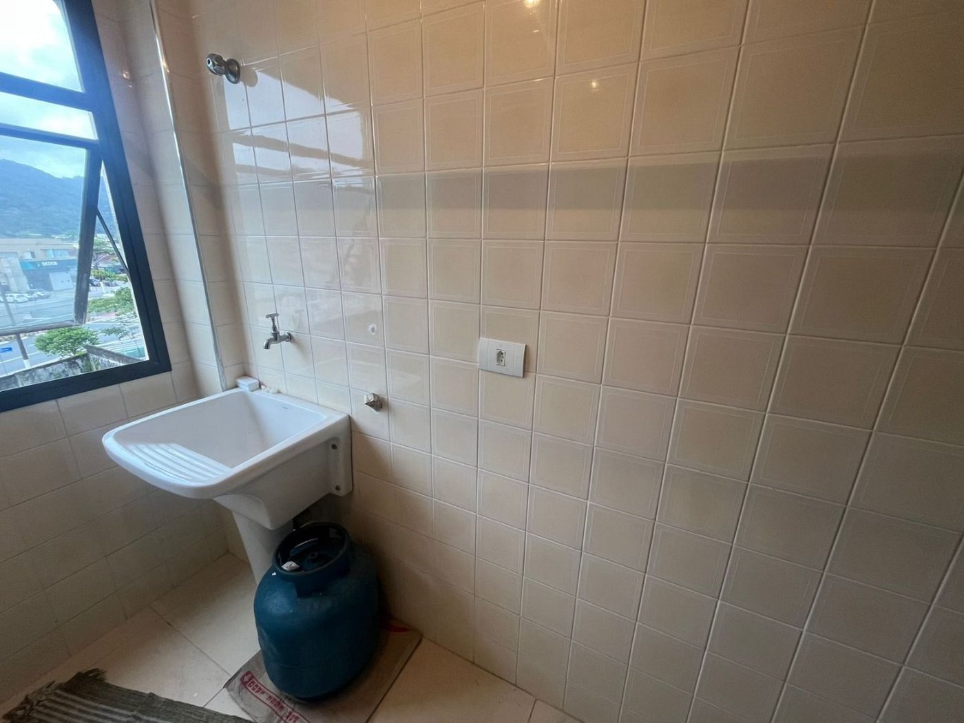 Apartamento com 3 dormitórios à venda, 80 m² por R$ 315.000,00 - Balneário Cidade Atlântica - Guarujá/SP