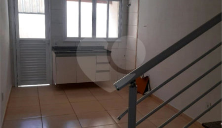Sobrado à venda com 2 suítes em Jardim Nely, Indaiatuba, SP