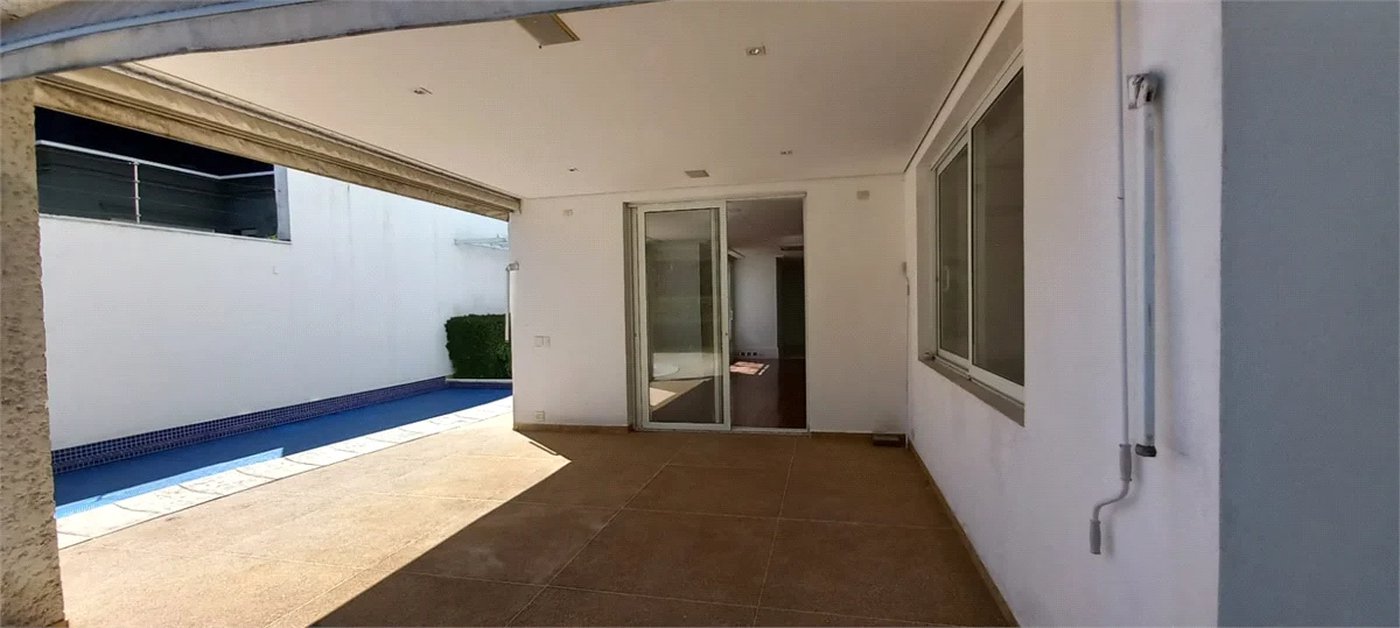 Sobrado à venda ou para alugar com 7 quartos, sendo 4 suítes, em Cidade Jardim, São Paulo, SP