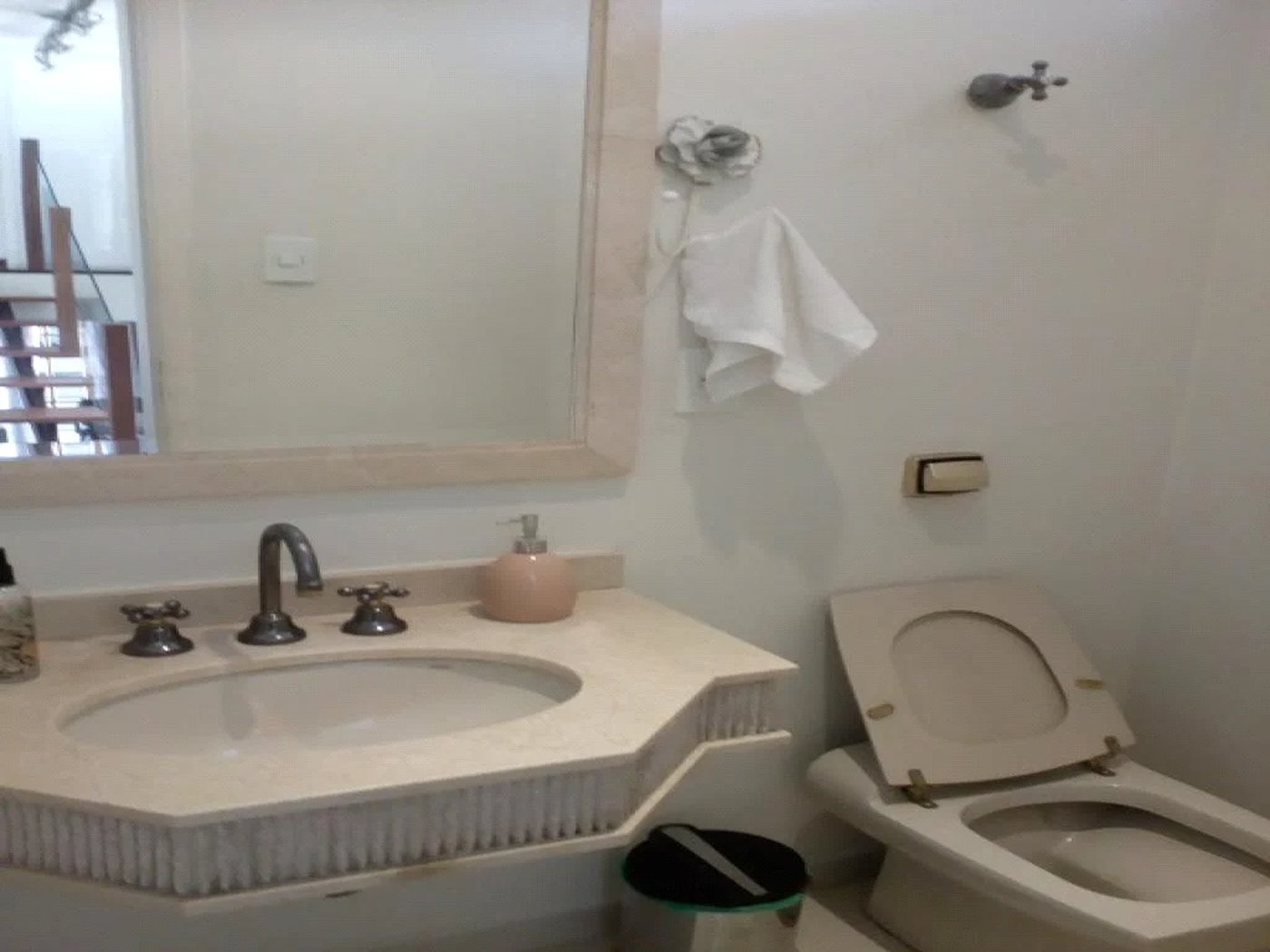 Casa à venda com 3 quartos, sendo 1 suíte, em Butantã, São Paulo, SP