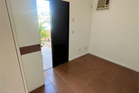 Apartamento com 4 dormitórios à venda, 259 m² por R$ 900.000,00 - Jardim Três Marias - Guarujá/SP