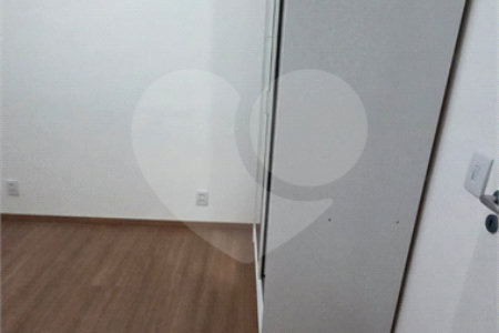 Apartamento à venda com 2 quartos em Vila Zat, São Paulo, SP