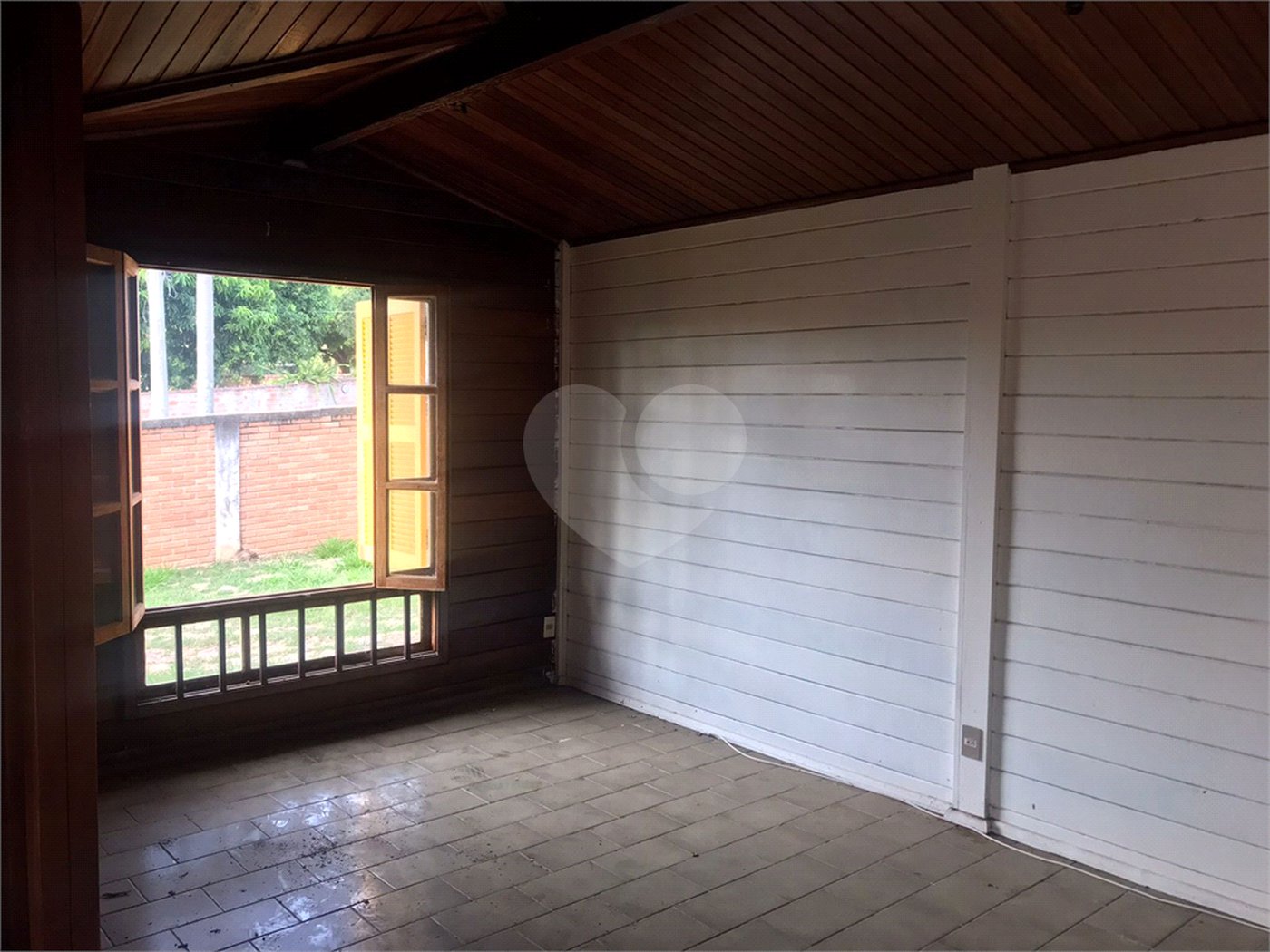Casa à venda com 3 quartos, sendo 1 suíte, no condomínio Zuleika Jabour, Salto - SP