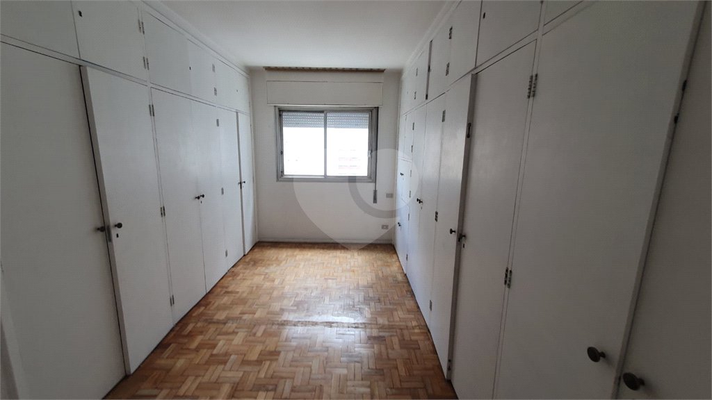 Apartamento à venda com 3 quartos, sendo 2 suítes, em Jardim Paulista, São Paulo, SP