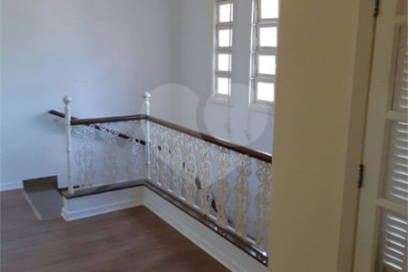 Sobrado à venda com 3 quartos, sendo 2 suítes,  em Vila Paulicéia, São Paulo, SP