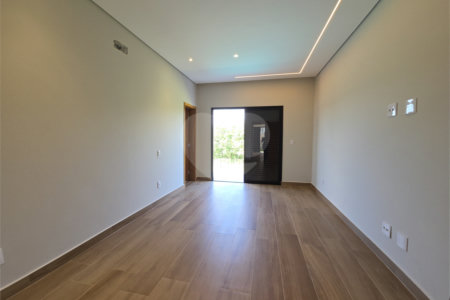 Casa à venda com 4 quartos, sendo 3 suítes, no condomínio Village Ipanema 2, Araçoiaba da Serra - SP