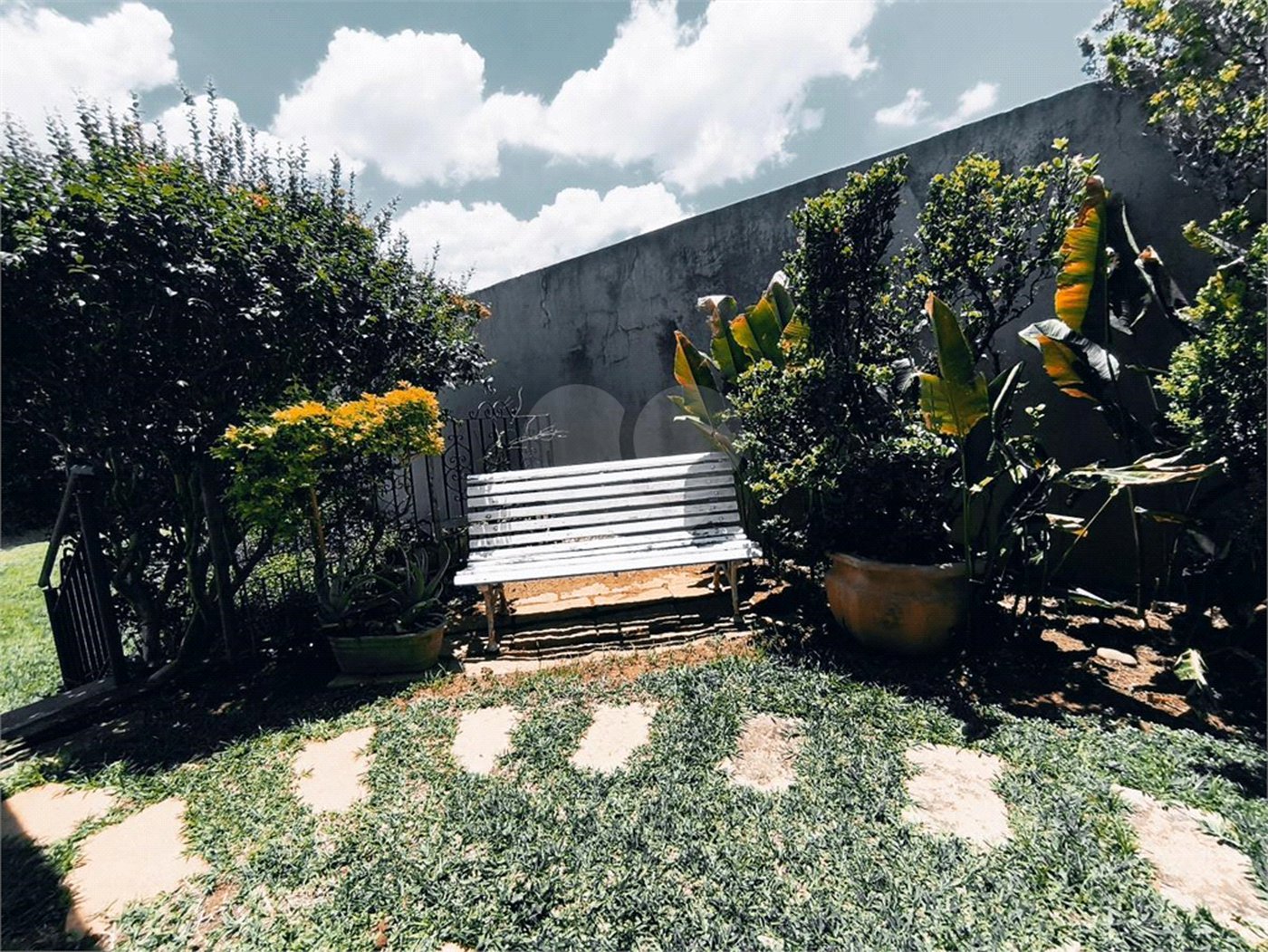 Casa à venda com 4 quartos, sendo 2 suítes, em Jardim Santa Bárbara, Atibaia, SP