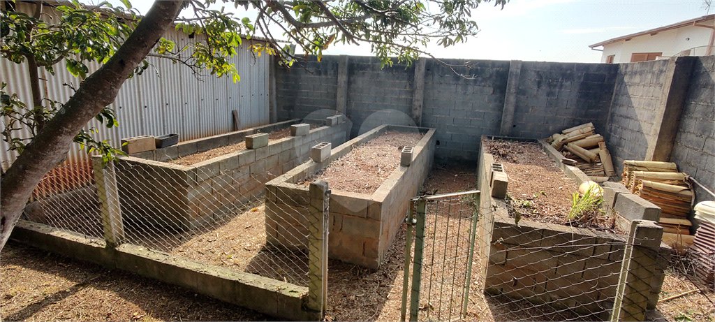 Casa à venda com 3 quartos, sendo 1 suíte, no Centro, Extrema, MG