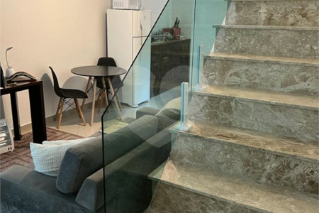 Casa à venda com 2 suítes no condomínio Jd. Avelino II, São Paulo - SP