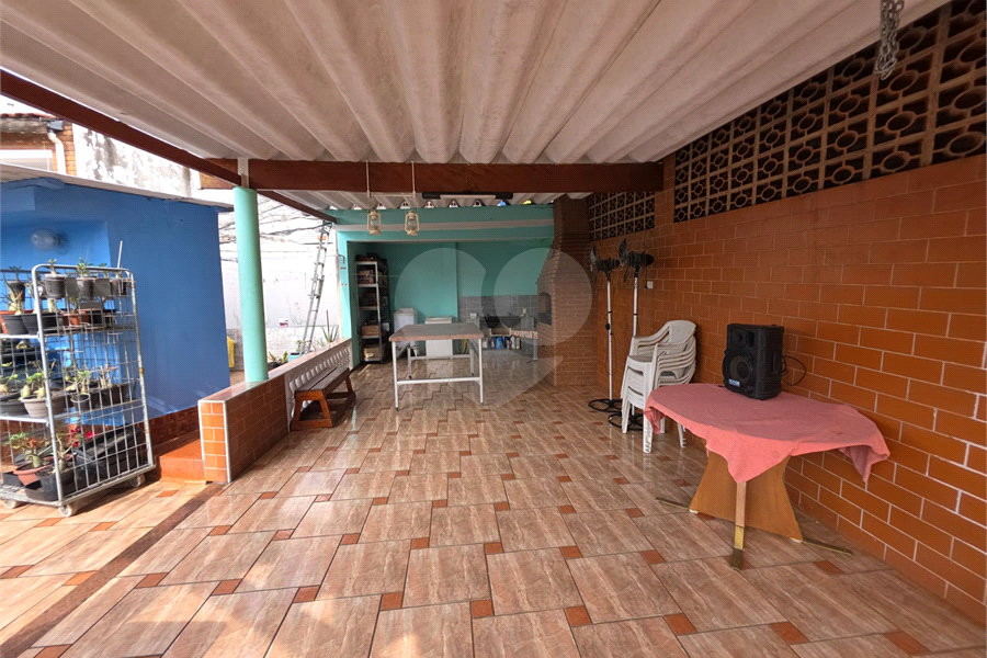 Sobrado à venda com 4 quartos, sendo 2 suítes, em Vila Nova Cachoeirinha, São Paulo, SP