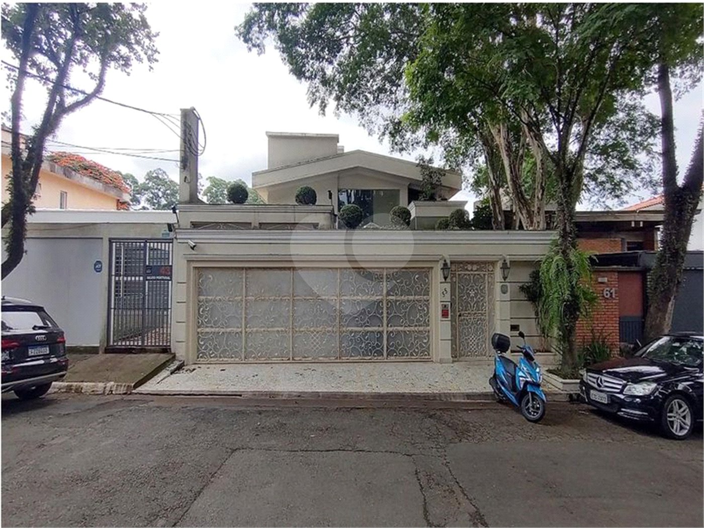 Casa à venda com 4 quartos, sendo 2 suítes,  em Pacaembu, São Paulo, SP