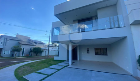 Casa à venda com 3 suítes no condomínio Village Damha II, São Carlos - SP