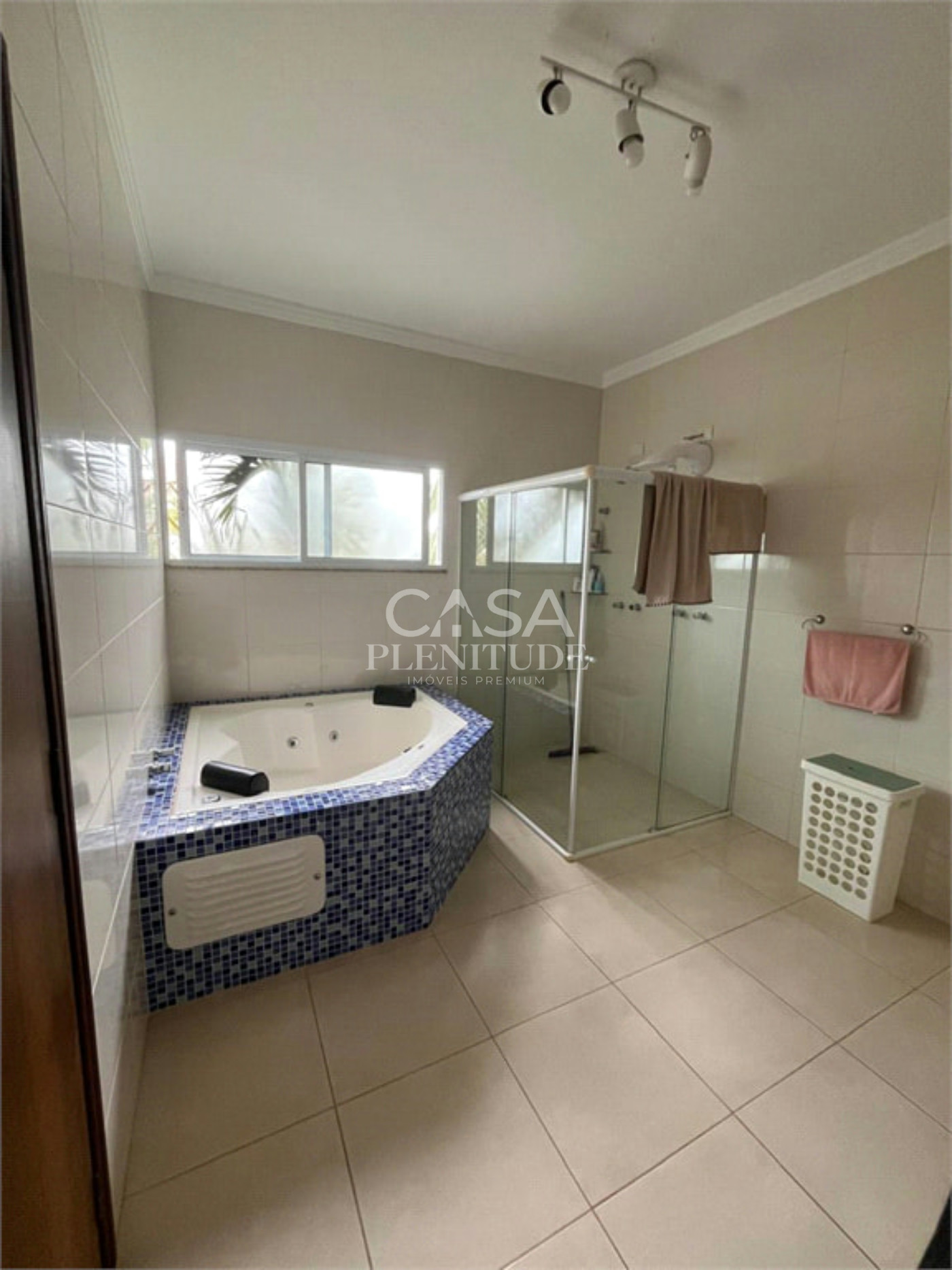 Casa em condomínio à venda com 3 quartos, sendo 1 suíte, no Centro, Araçoiaba da Serra, SP