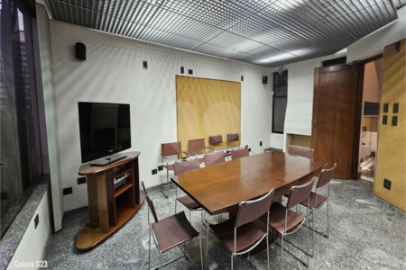 Casa à venda com 8 quartos, sendo 2 suítes, em Indianópolis, São Paulo, SP