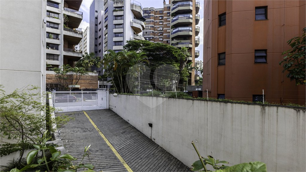 Apartamento para alugar com 1 suíte em Real Parque, São Paulo, SP