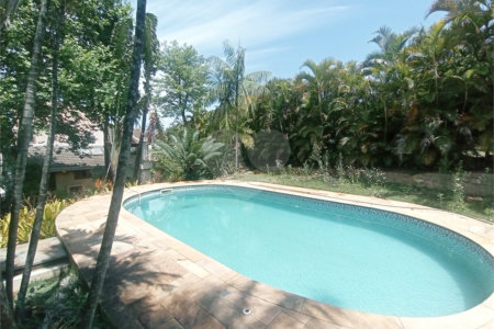Casa à venda com 3 quartos, sendo 1 suíte,  no condomínio Estância Marambaia, Vinhedo - SP