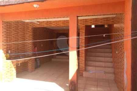 Sobrado à venda com 3 quartos, sendo 1 suíte, em Vila Santa Margarida, Ferraz de Vasconcelos, SP