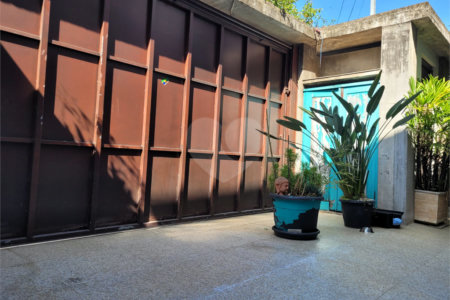 Casa à venda com 3 quartos, sendo 2 suítes, em Vila Mariana, São Paulo, SP