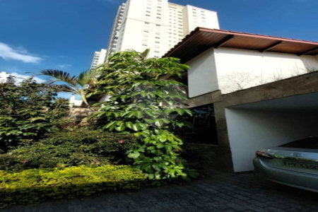 Casa à venda com 6 quartos, sendo 3 suítes, em Jardim Brasil (zona Sul), São Paulo, SP