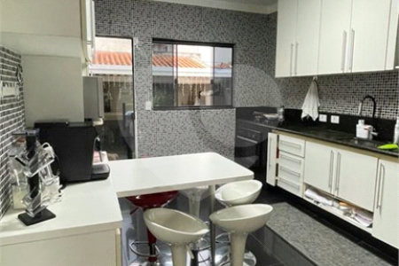 Casa à venda com 3 quartos, sendo 2 suítes,  em Jardim Imperial, Atibaia, SP