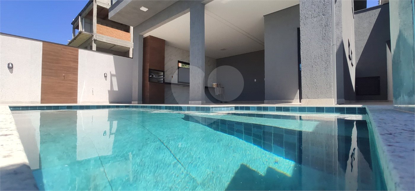 Casa à venda com 3 quartos, sendo 1 suíte,  no condomínio Reserva do Vale, Caçapava - SP