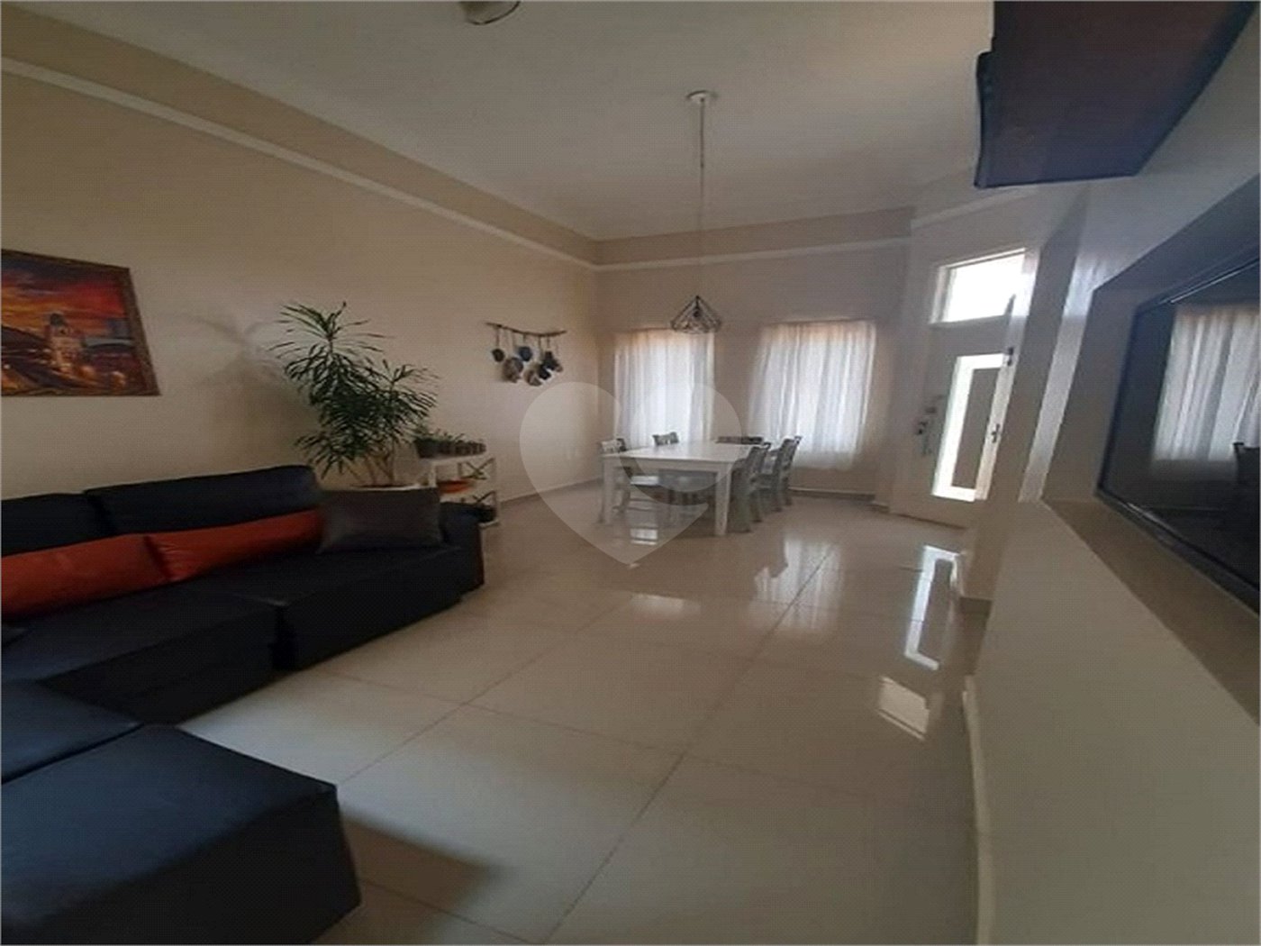 Casa à venda com 3 quartos, sendo 1 suíte, no condomínio Horto Florestal II, Sorocaba - SP