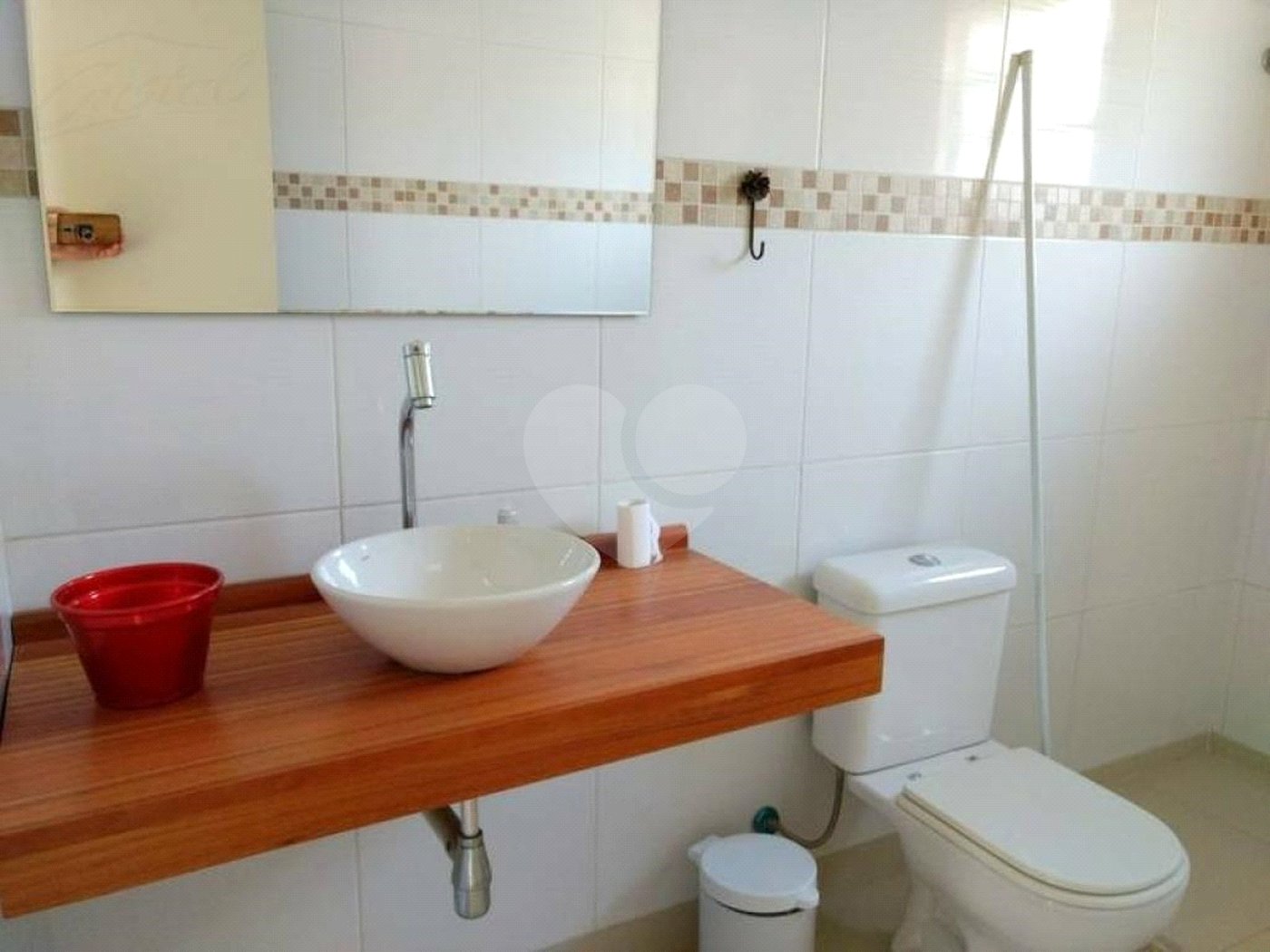 Casa à venda com 3 quartos, sendo 1 suíte,  em Jardim Rosa Maria, São Paulo, SP