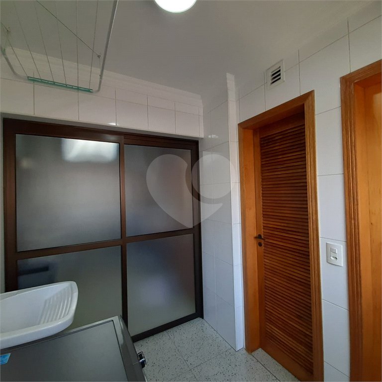 Apartamento à venda com 3 quartos, sendo 1 suíte, em Campo Belo, São Paulo, SP