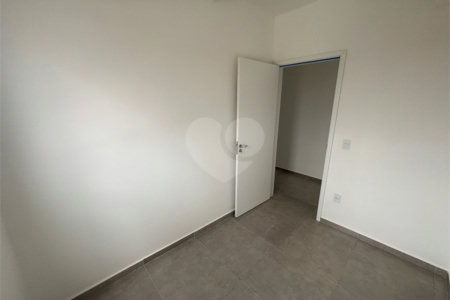 Apartamento á venda na região do Vila Prado.