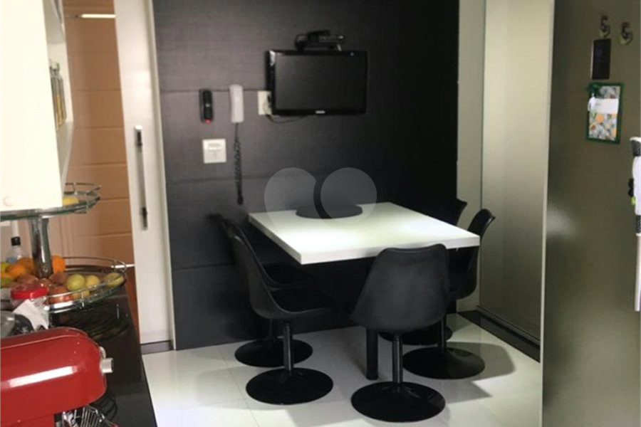 Apartamento para venda Alto de Santana com 220 m² de área primativa.