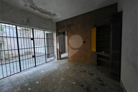 Casa à venda com 4 quartos, sendo 1 suíte, em Indianópolis, São Paulo, SP