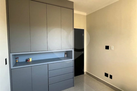 Casa à venda com 3 quartos, sendo 1 suíte, no condomínio Vila Paraty, Indaiatuba - SP