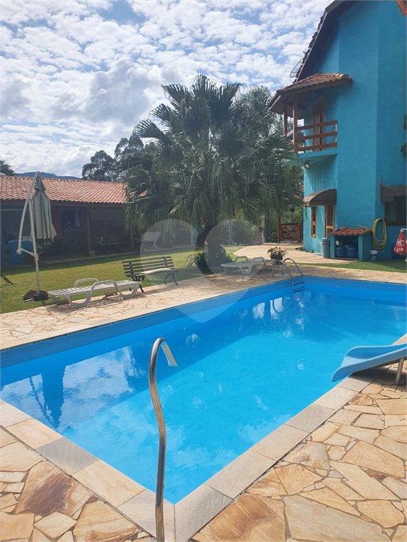 Casa à venda ou para alugar com 4 suítes em Vila Machado, Mairiporã, SP