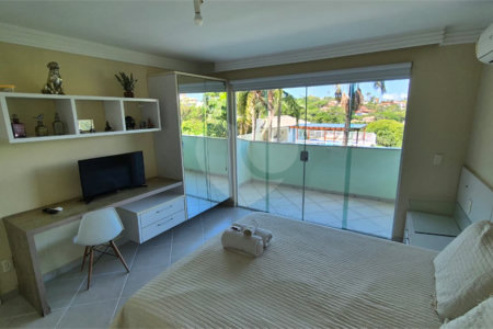 Casa à venda com 6 quartos, sendo 4 suítes, em Ferradura, Armação dos Búzios, RJ