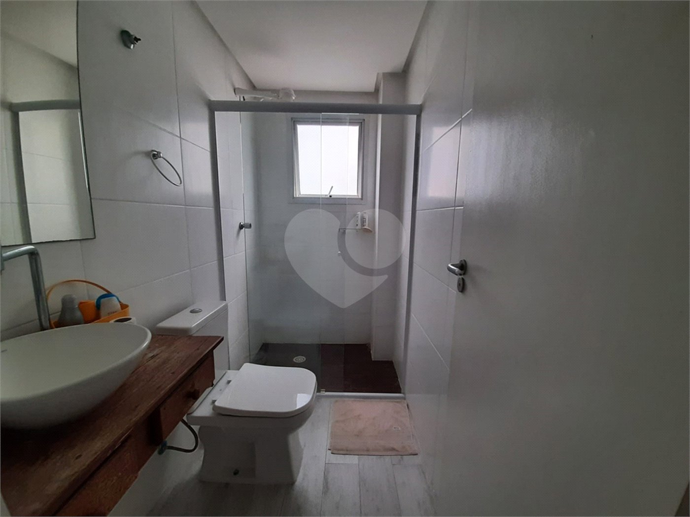 Apartamento à venda com 2 quartos, sendo 1 suíte,  no Centro, Mongaguá, SP