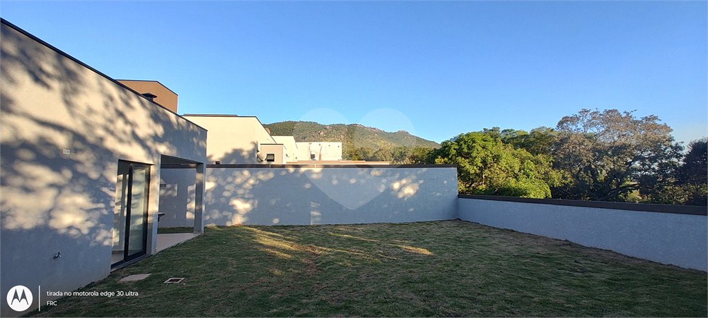 Casa à venda com 3 suítes no condomínio Reserva Ybyra, Atibaia - SP