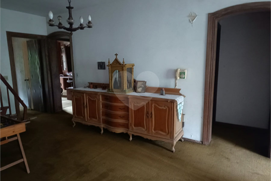 Casa à venda com 4 quartos, sendo 2 suítes, no condomínio Associação Reserva das Hortênsias, Mairiporã - SP