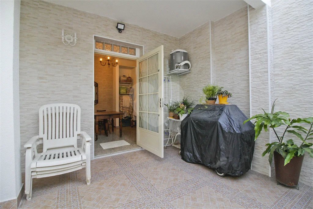 Sobrado à venda na Liberdade, 220 m², 5 dormitórios e 1 vaga, próximo Pq Aclimação, Aceita permuta