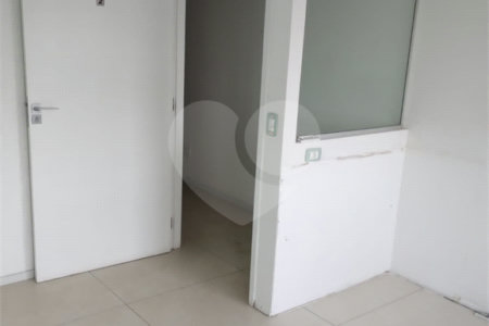 Sala à venda em Vila Bastos, Santo André, SP