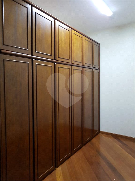 Casa à venda com 4 quartos, sendo 2 suítes, no condomínio Alpes da Cantareira, Mairiporã - SP