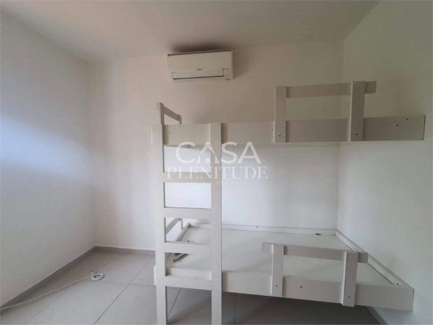 Casa em condomínio à venda com 4 quartos, sendo 3 suítes,  em Granja Olga II, Sorocaba, SP