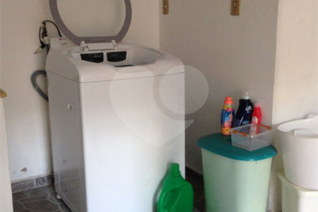 Sobrado à venda com 4 quartos, sendo 1 suíte, em Jardim Celeste, São Paulo, SP