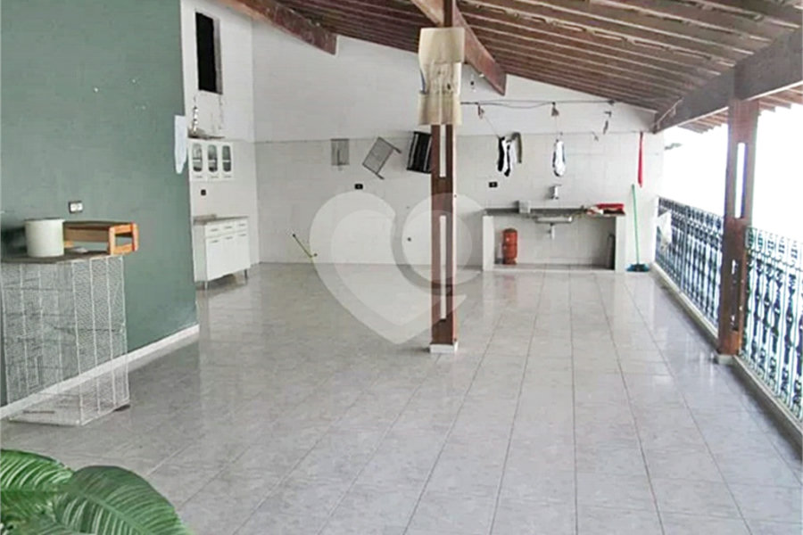 Sobrado à venda com 6 quartos, sendo 4 suítes, em Vila Albertina, São Paulo, SP