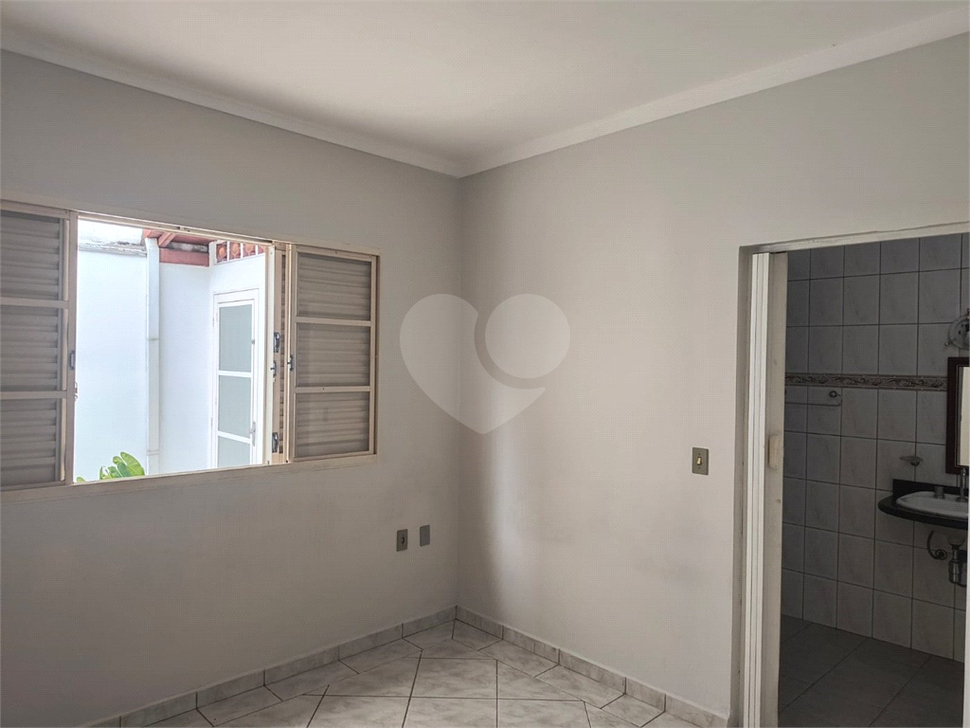 Casa à venda com 2 quartos, sendo 1 suíte,  no Centro, Indaiatuba, SP