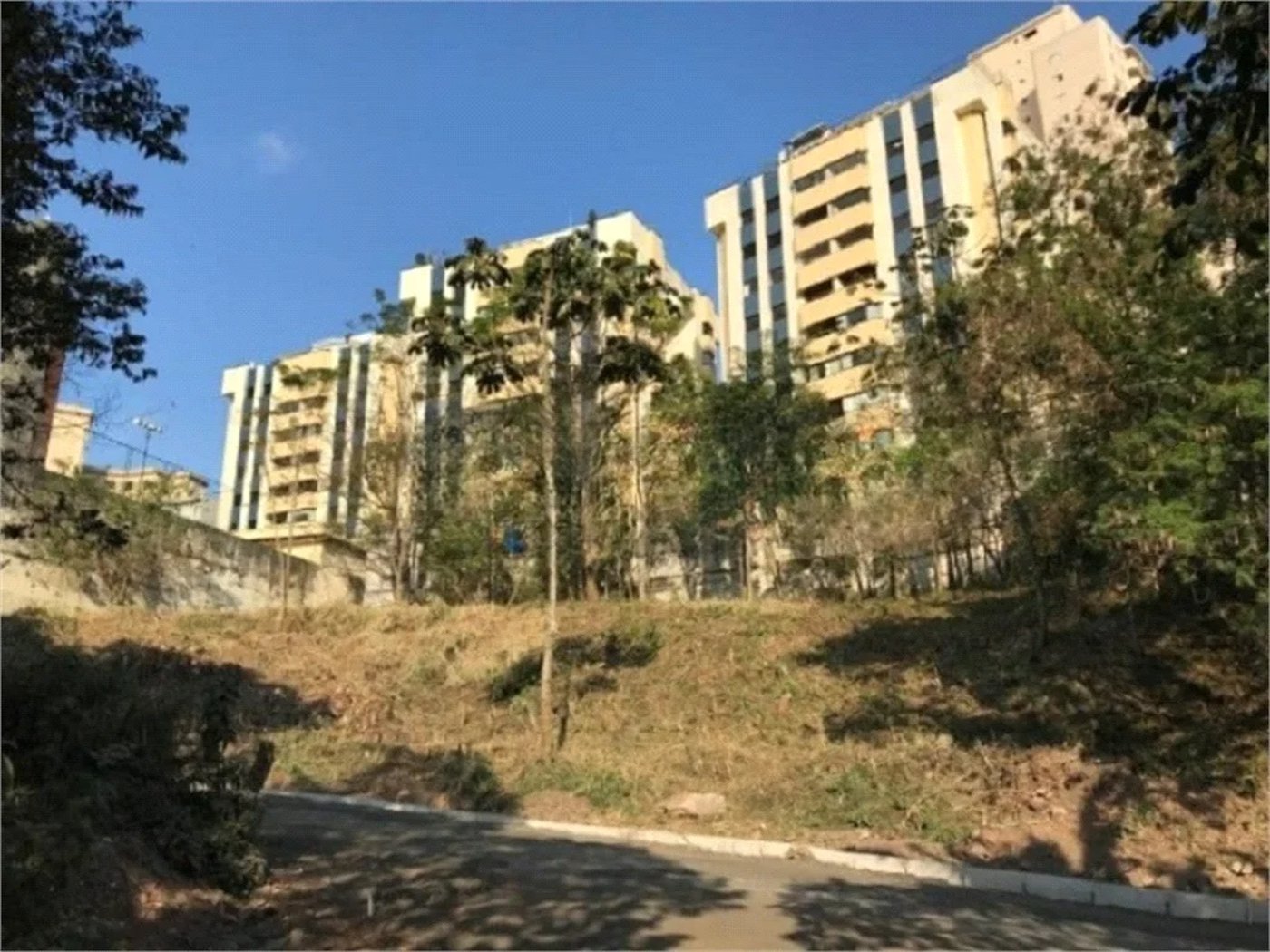 Terreno à venda em Vila Suzana, São Paulo, SP