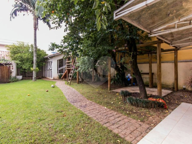 Casa à venda com 4 quartos, sendo 2 suítes,  em Brooklin, São Paulo, SP