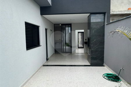 Casa à venda com 3 quartos, sendo 1 suíte, no condomínio Condomíno Helena Maria, Sorocaba - SP