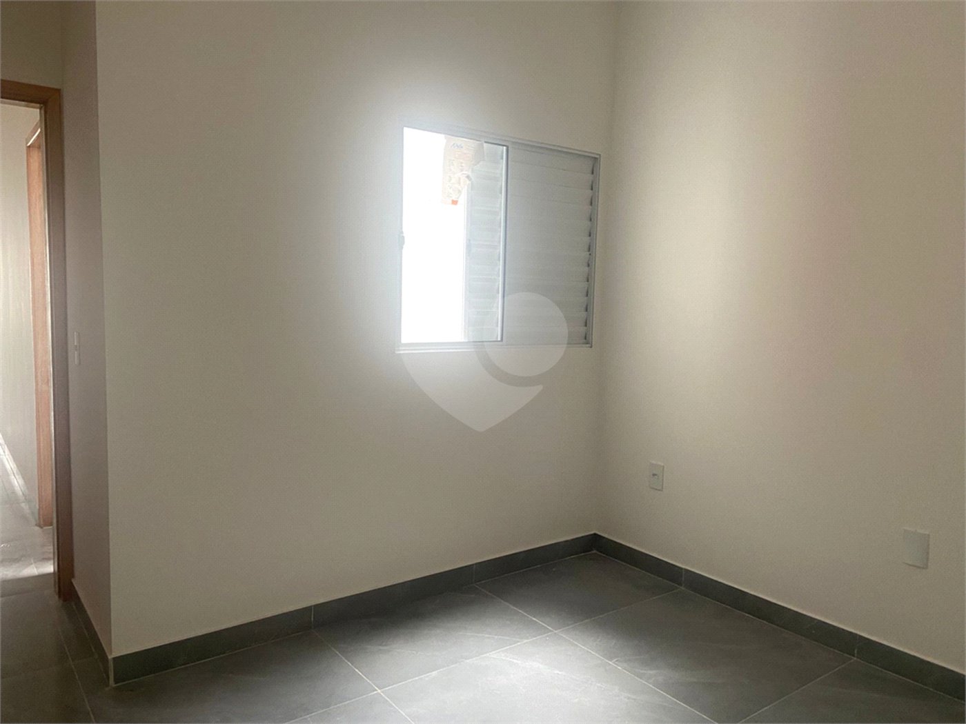 Casa à venda com 2 quartos, sendo 1 suíte, em Jardim Vergínia, Sorocaba, SP